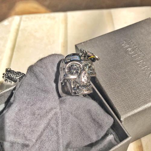 alexander mcqueen skull ring