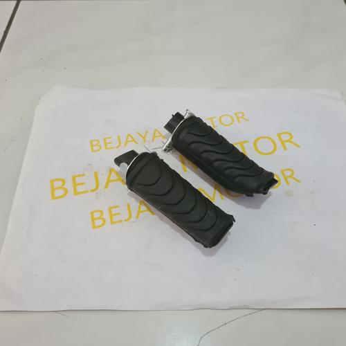 Foto Produk Karet Foot Step Belakang Absolute Revo Blade Beat Vario dari BEJAYA MOTOR