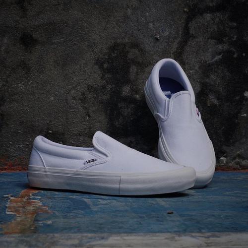 slip on true white