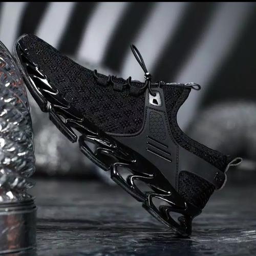 Foto Produk sepatu pria olahraga outdor hiking untuk lari model sneaker import - Merah dari valenciana_store