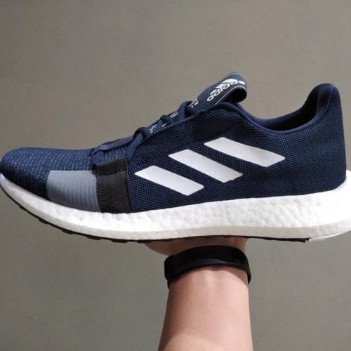 SEPATU ADIDAS SENSEBOOST GO MEN EG0960 