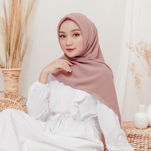 Foto Produk Yeppo Square Hijab Part 2 - Dusty Milo dari sheenofficial