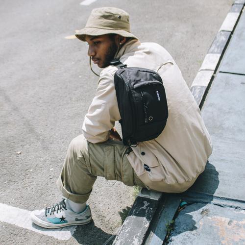Foto Produk Tas Selempang Pria Maven Black / Sling Bag / WaistBag dari HARLOTH OFFICIAL