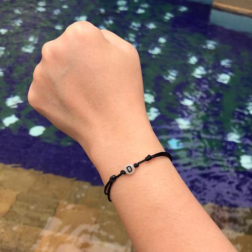 Foto Produk Gelang Inisial Nama Glow In The Dark Tali Satin Simple (Gelang Tali) - Hitam, S dari Kultura Gallery