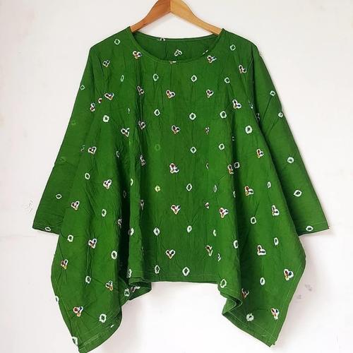 Gambar jumputan blus batik wanita kerja modern - Hijau dari Batik Sri undefined Tokopedia