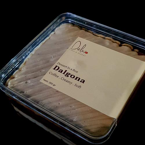 Foto Produk Dessert Cake Box - Dalgona Coffee dari Delicio Cake & Bakery