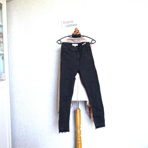 Jual Mango Woman stretch high waist Black Jeans 100% Authentic Original Siz  - Kota Surabaya - Cheap Market Surabaya | Tokopedia