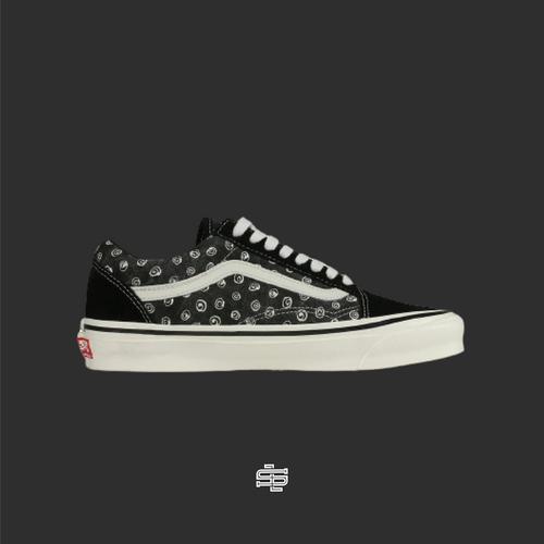 black patterned vans