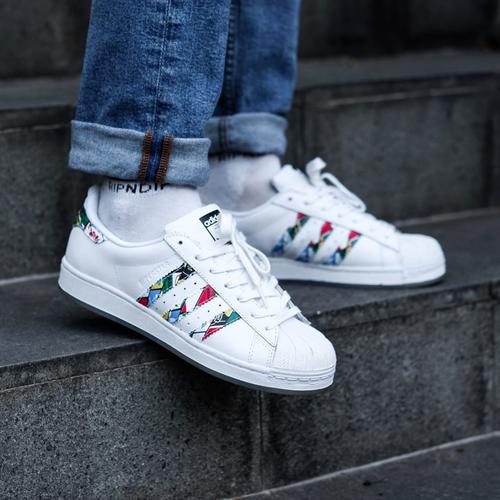 SEPATU ADIDAS SUPERSTAR CLR WHITE FLAG 