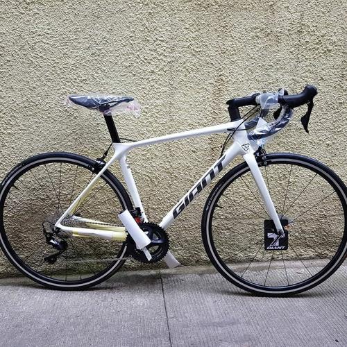 Jual roadbike giant tcr adv 2 kom baru 