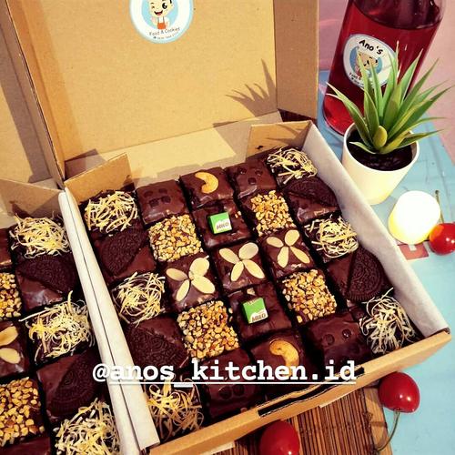 Gambar Brownies Fudgy Shiny Crust (Skat 25 pcs) disc 50% Harga Normal 100.000 dari Ano's Kitchen.id Jakarta Barat Tokopedia