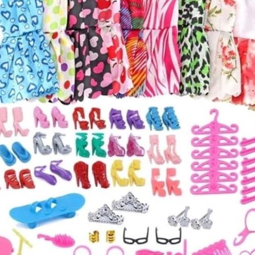 Foto Produk Paket 10 baju barbie 10 aksesoris barbie 10 sepatu barbie dari Haji Toys
