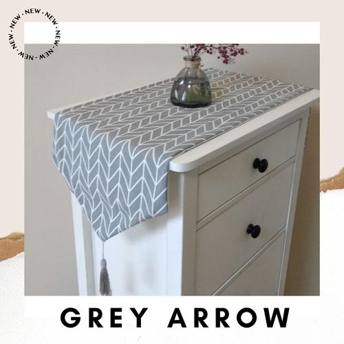 Foto Produk Table Runner 160*32 Canvas Linen / Taplak Meja Tamu Panjang Vintage - Grey Arrow dari Le Carre