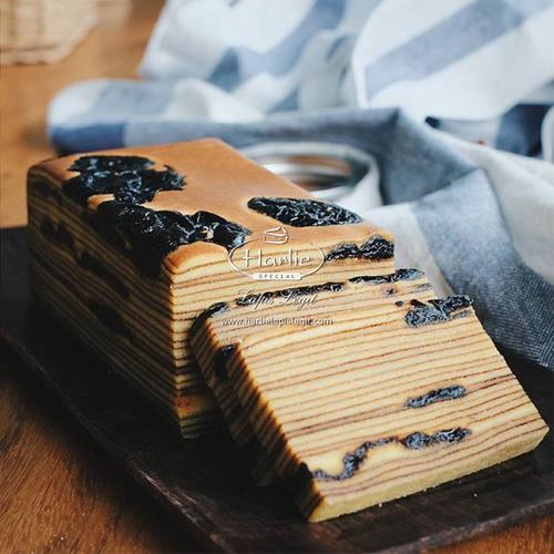 Foto Produk Harlie Lapis Legit Prune Uk. 10x20 ( setengah loyang - 10 x 20 ) dari HARLIE LAPIS LEGIT