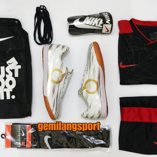 Jual sepatu futsal specs bonus kaos kaki deker tas dan jersey - Kota