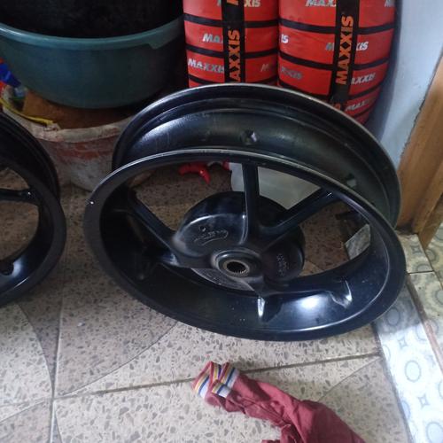Foto Produk velg aerox original hitam kondisi 99% dari AeroxModification