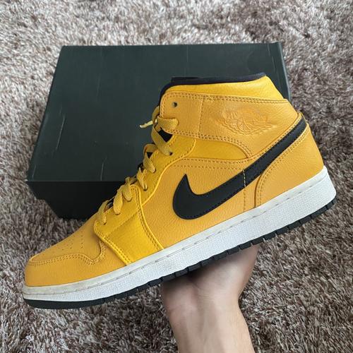 air jordan yellow taxi