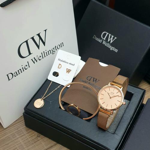 Foto Produk JAM TANGAN WANITA DW FULL SET FREE PAPERBAG & BOX & BATERAI CADANGAN - Rosegold dari ayushopp19
