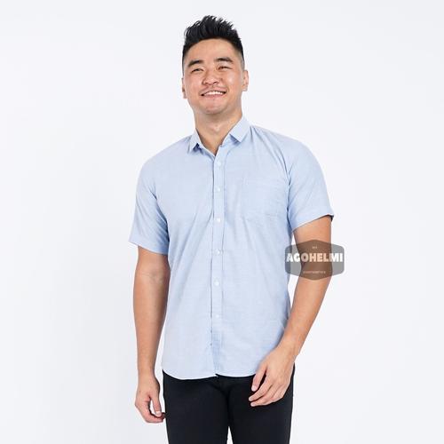 Foto Produk Kemeja Pria Lengan Pendek Polos Biru Muda Soft Blue Oxford Slimfit - Biru Muda, M dari ago helmi shop