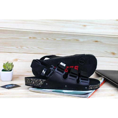 Foto Produk sandal pria terbaru / z awsfootwear// sandal casual - Hitam, 39 dari zawsfootwear