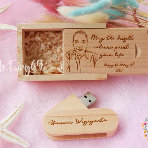 Foto Produk USB Flashdisk Kayu Box 32gb Free grafir dari LittleFairy69
