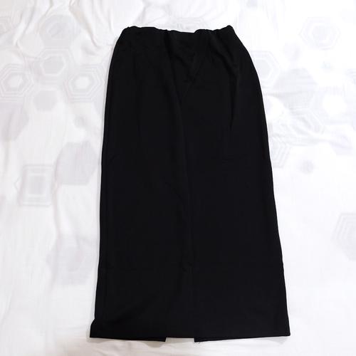 black long skirt