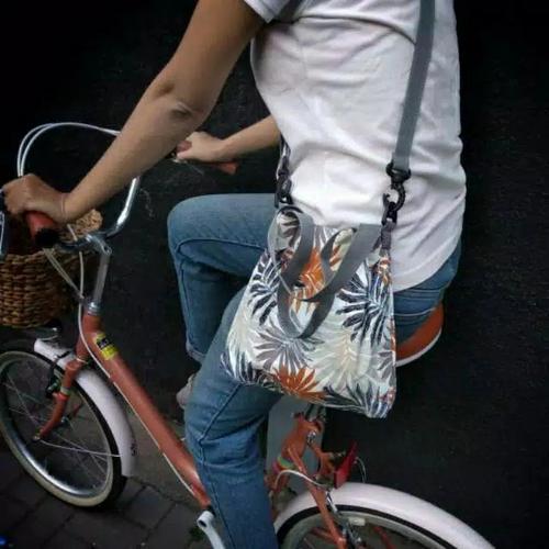 Foto Produk TAS SELEMPANG KANVAS MOTIF BAHAN LEMBUT DAN TEBAL dari cheappy cheapper