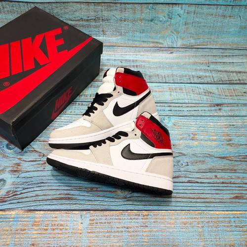 jordan retro 1 high og light smoke grey