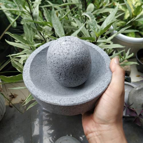 Gambar Cobek Mangkok Batu Kali Pori 16cm: Cobek Lumpang Menumbuk Menggerus dari MunTHuCom Kab. Sleman Tokopedia