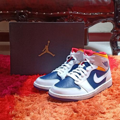 107 Air Jordan 1 Mid \