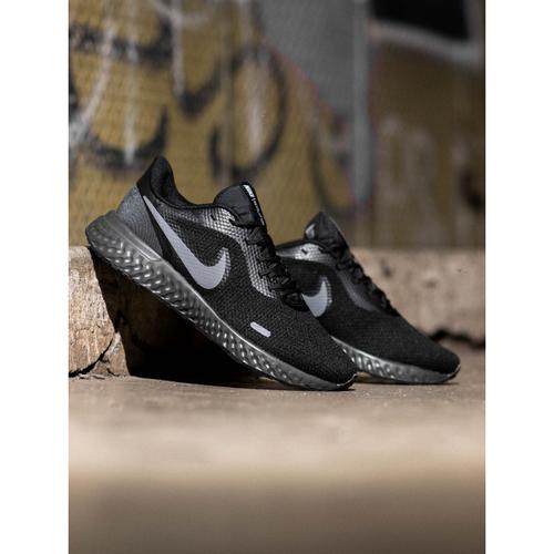 Jual SEPATU PRIA NIKE REVOLUTION 5 ALLBLACK ( JAMINAN ORIGINAL 100% ) - 41  - Kota Tangerang Selatan - Sepatu Sneakers 888 | Tokopedia
