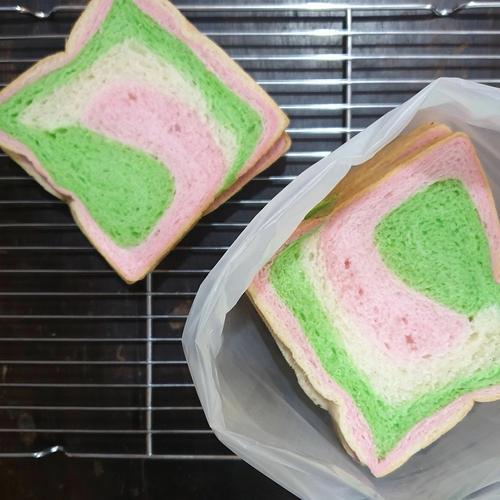 Jual Roti Tawar Spesial Lembut Roti Bakar Roti Panggang Murah Warna Warni Jakarta Timur Kedai Rinjani Tokopedia