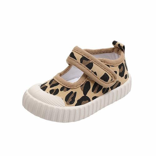 walking canvas shoes