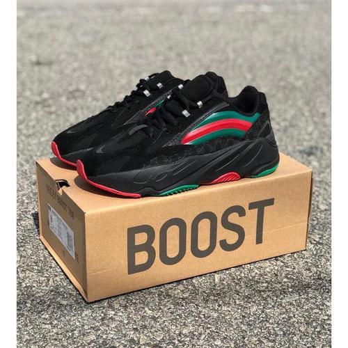 yeezy 700 gucci
