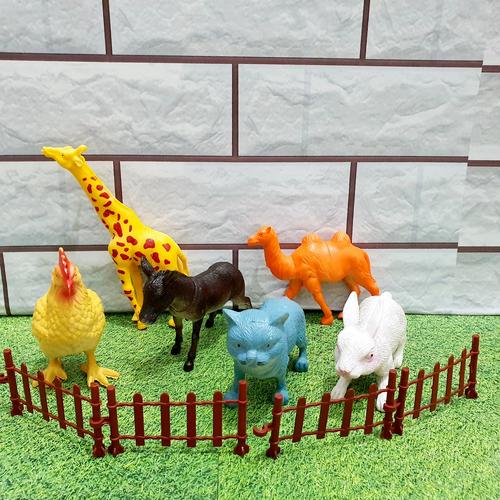 700 Koleksi Gambar Hewan Unggas Gratis