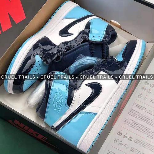 Jual NIKE Air Jordan 1 Retro High OG 