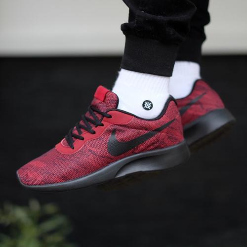nike tanjun red