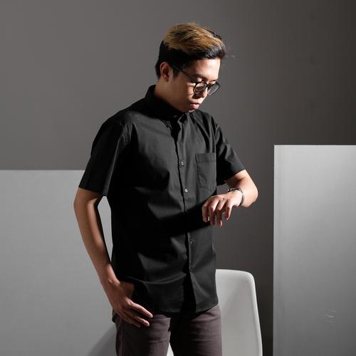 Foto Produk Coop Design - Glenn Kemeja Formal Lengan Pendek Pria - Hitam, M dari Coop Design