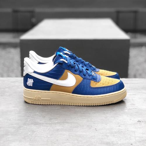 dunk low undefeated 5 on it