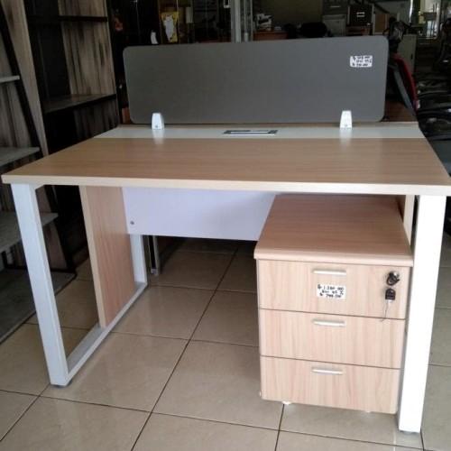 Jual Meja Kerja Dan Laci UNO 2 / 4 Staff New Modern Partisi Kantor UOD ...
