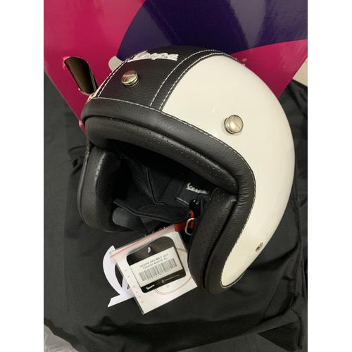 Jual Helmet original merchandise vespa 
