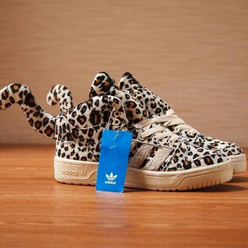adidas slip on leopard