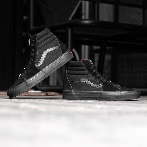 all black skate highs