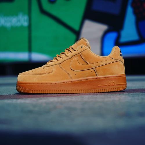 brown af 1s