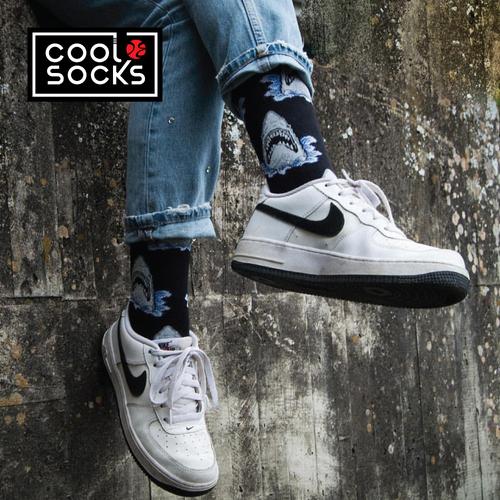 Gambar CoolDeSocks Original | Kaos Kaki Fashion - Shark Attack dari CoolDeSocks undefined Tokopedia