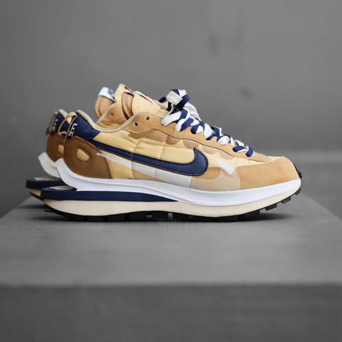 sacai tan