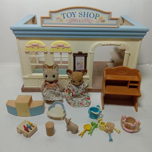 sylvanian families toy shop by Epoch 