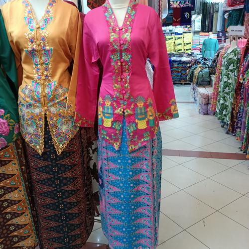 Jual Kebaya encim/pakaian adat Betawi/stelan kebaya/atasan/rok/kebaya ondel - pink fanta, M - Jakarta Timur - Irwan busana | Tokopedia