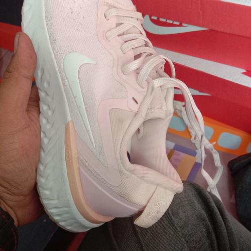 nike rise react flyknit w