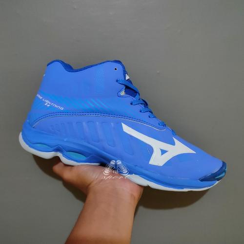mizuno wave lightning 4